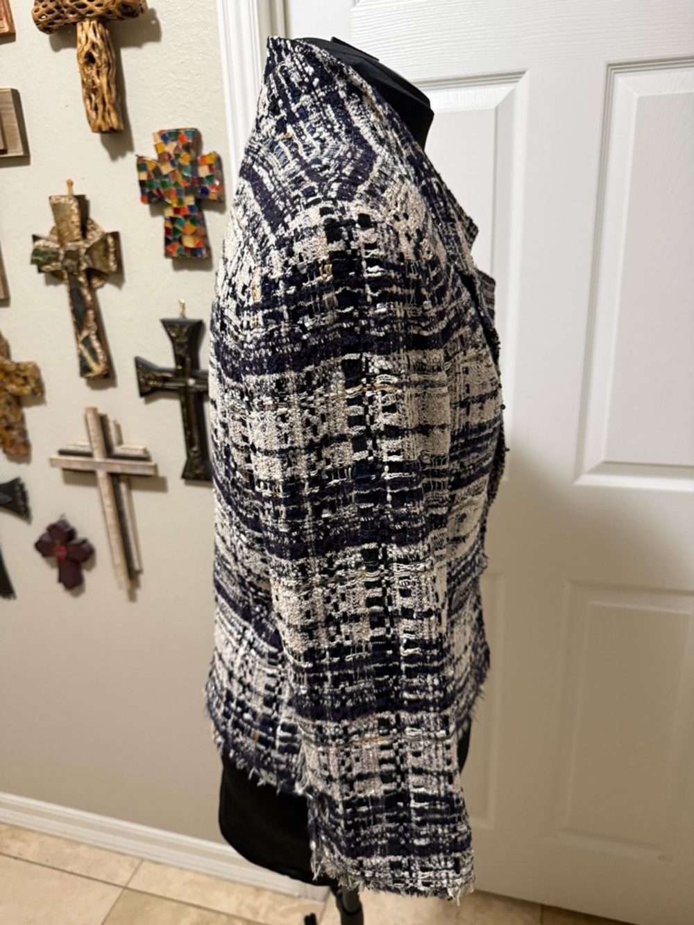 CHANEL ICONIC TWEED JACKET - Picture 4 of 11